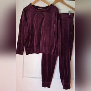 Cable & Gauge Purple Velour Set